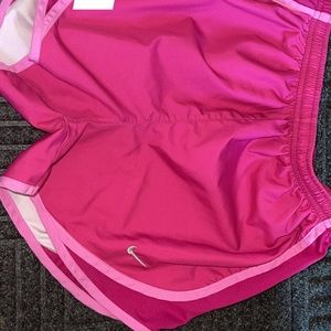 “Run” on the back of shirts Nike lining cut out